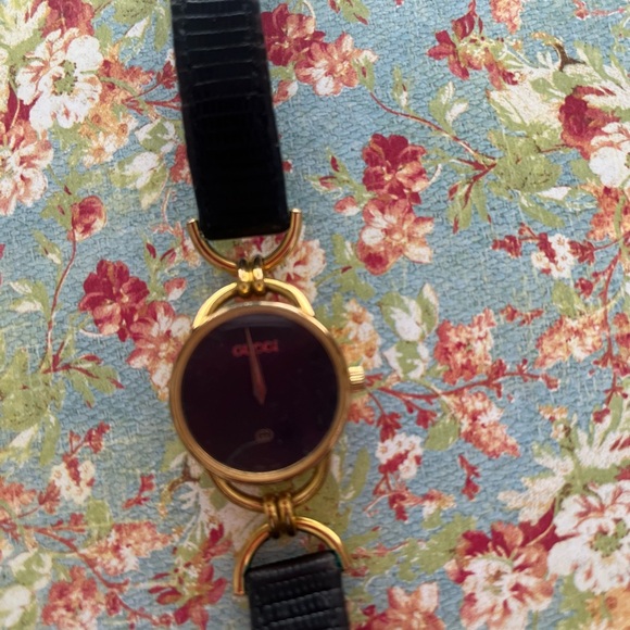 Gucci Black and Gold Watch 6000L read description! - Picture 5 of 9